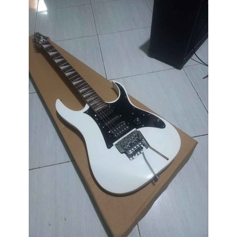 Gitar Elektrik Ibanez