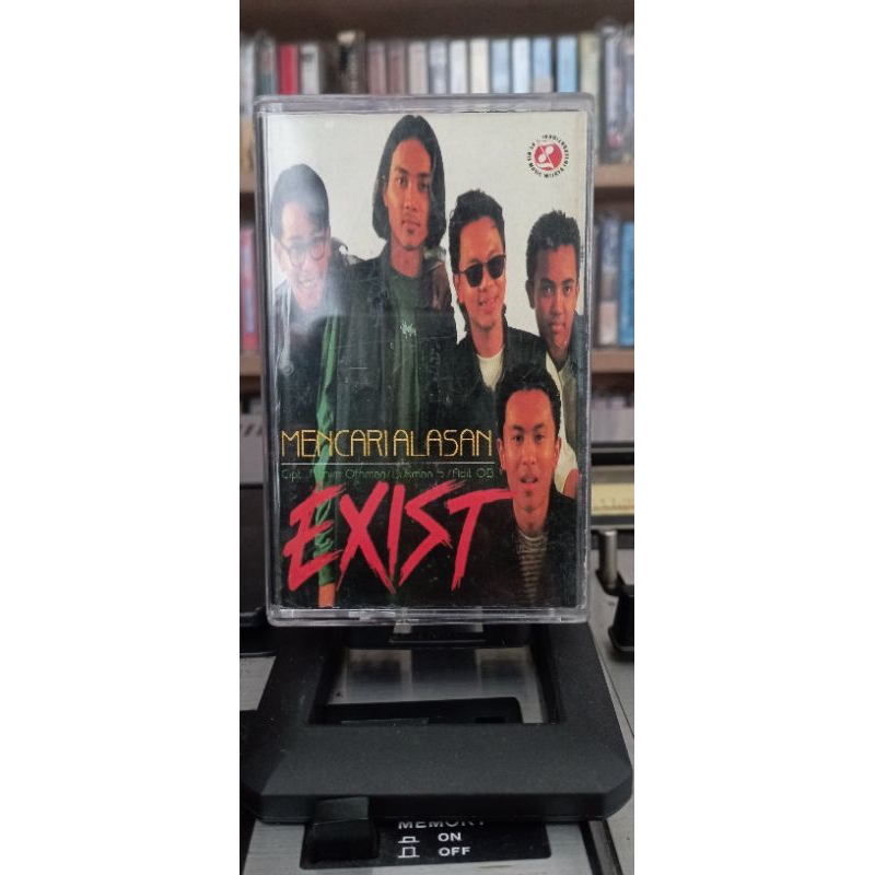 kaset exist mencari alasan