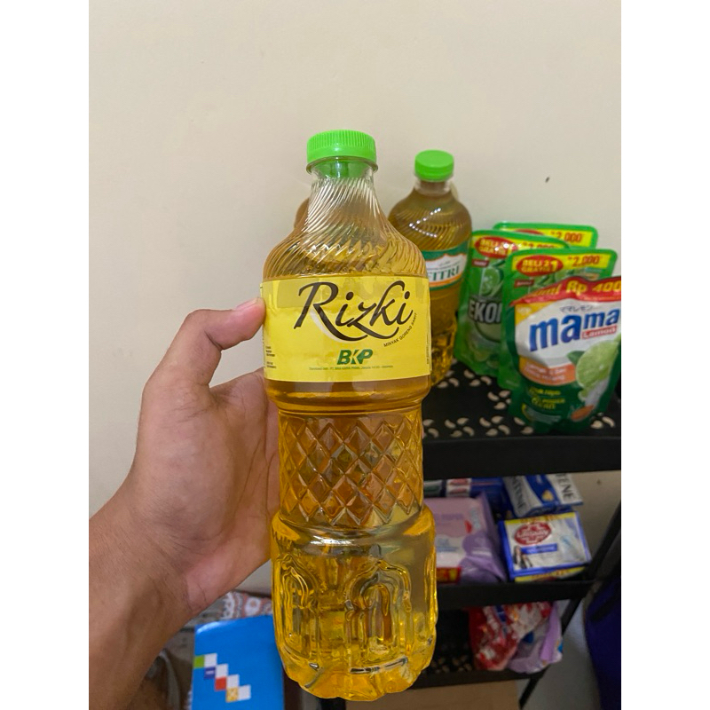 

Minyak Rizki Minyak goreng sawit asli 100% original 800ml