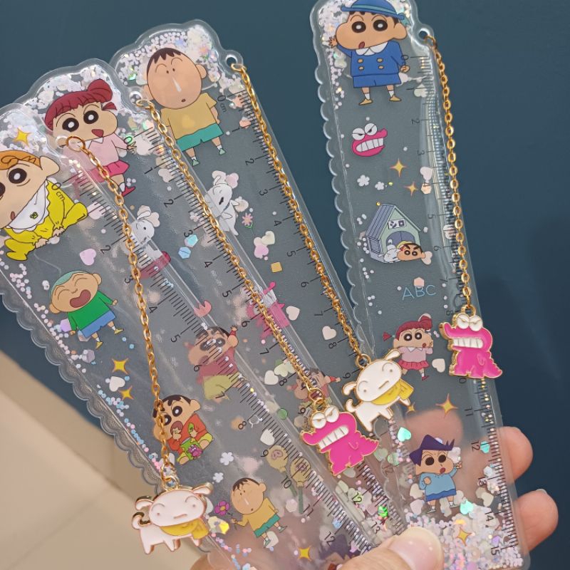 

Penggaris air glitter ada gantungan CAPYBARA SHINCHAN 1682