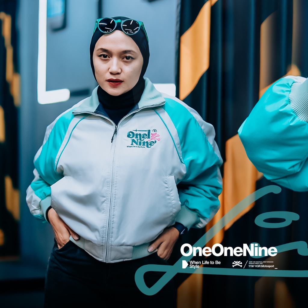Oneonenine Jaket Crop Eva Mint Green - Jaket Varsity Wanita