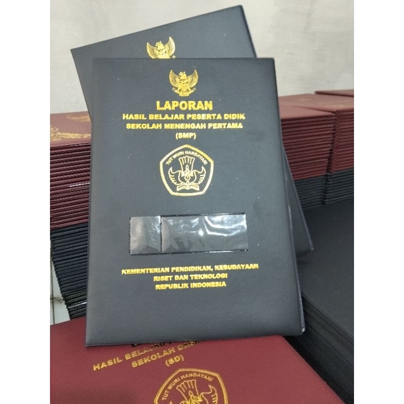 

Sampul Raport SMP || Map Raport Sekolah Menengah Pertama. Isi 8 Lembar (Umum)
