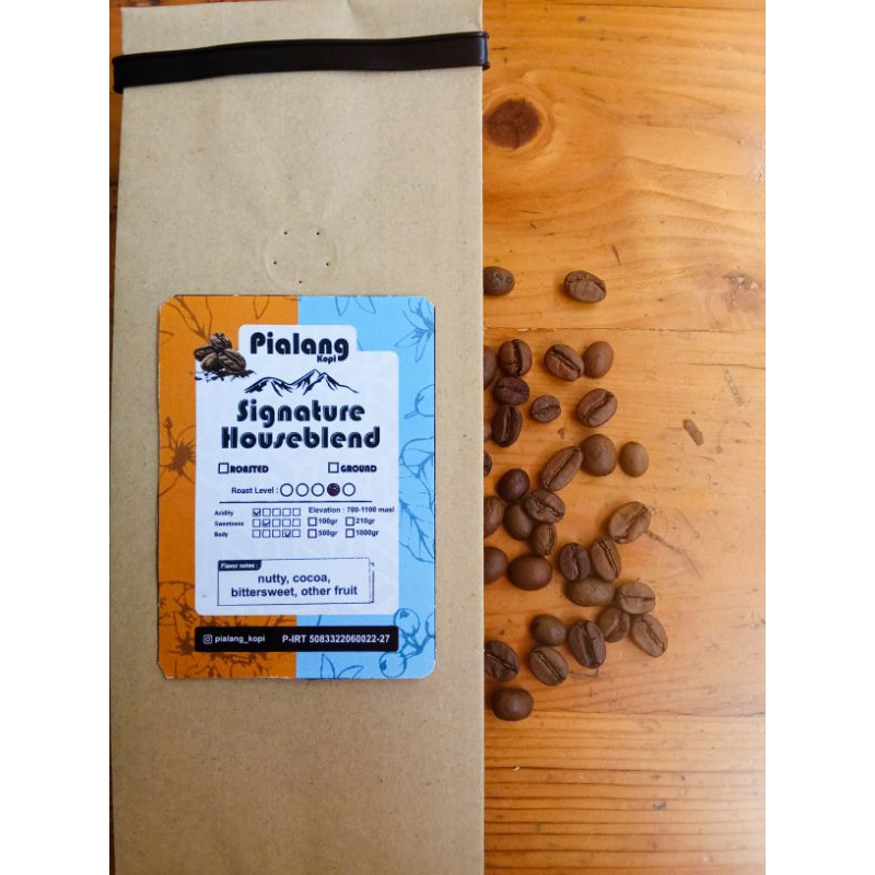 

Kopi House Blend Merbabu, Grade 1 (Arabika 30% + Robusta 70%)