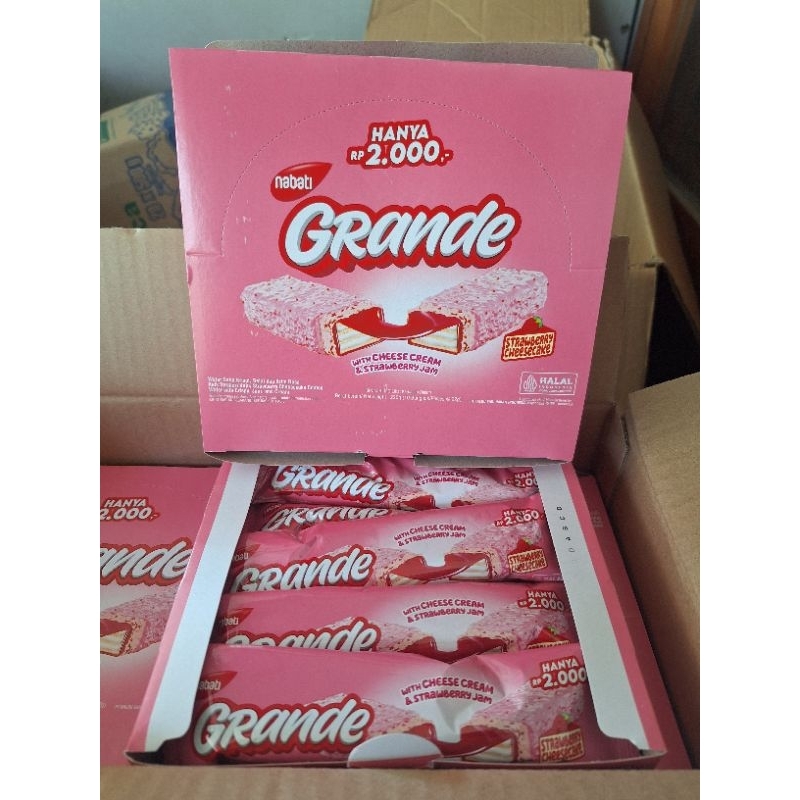 Nabati Grande Rasa Strawberry Cheesecake (1box isi 10pcs)
