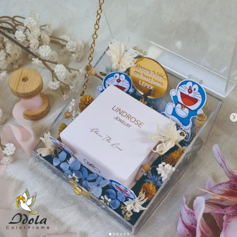 IDOLA FRAME : TEMPAT CINCIN AKRILIK KARAKTER/ TEMPAT CINCIN MAHAR/ MAHAR PERNIKAHAN/ CINCIN NIKAH/ T