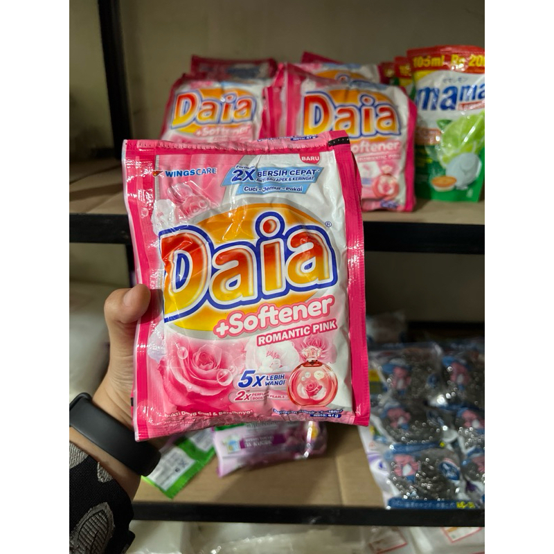Deterjen bubuk Daia rentengan 6 bungkus