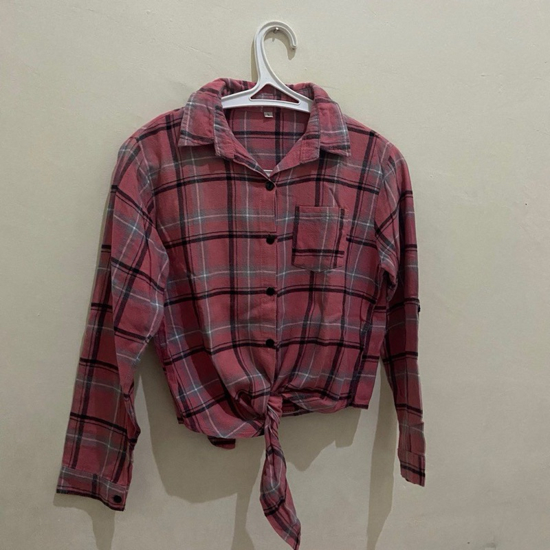 preloved kemeja flannel pink crop top coquette y2k acubi