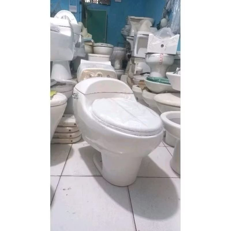 CLOSET DUDUK MEREK KRIS /RENOVO MODEL KODOK
