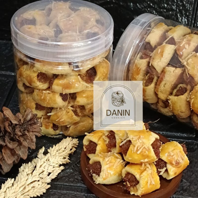 

Kue Kering Spesial premium Lebaran Murah Nastar Lipat Toples 600ml Beli 1 Toples Gratis 1 pouch Kue Kering Coklat Ceria