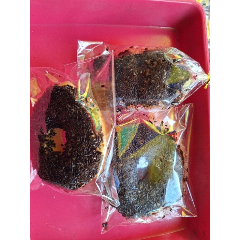 

Donat kentang tusuk dan bulat rasa coklat