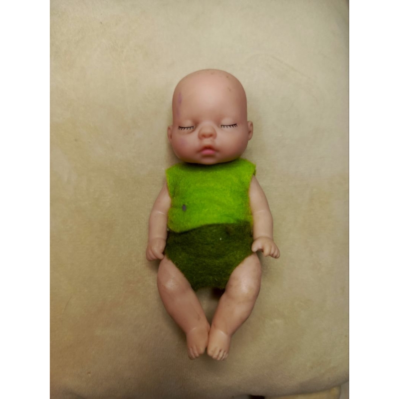 boneka bayi mini baju hijau
