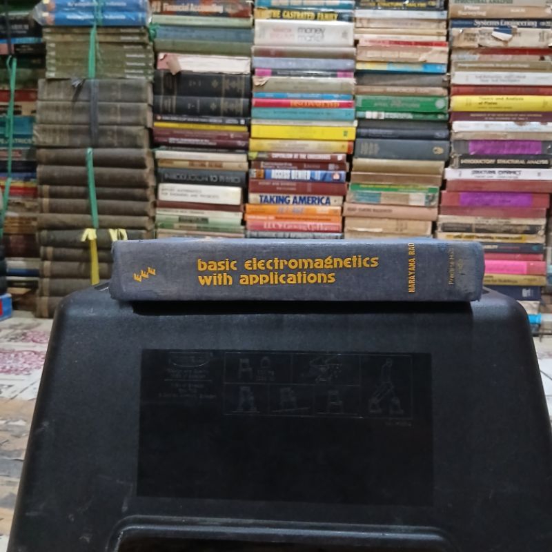 basic electromagnetics with applications - nannapanen narayana.rao