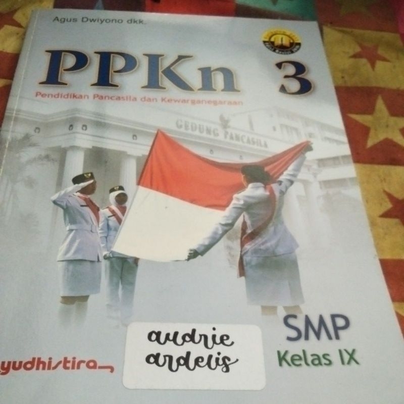 Buku PPKn 3 SMP revisi Yudhistira