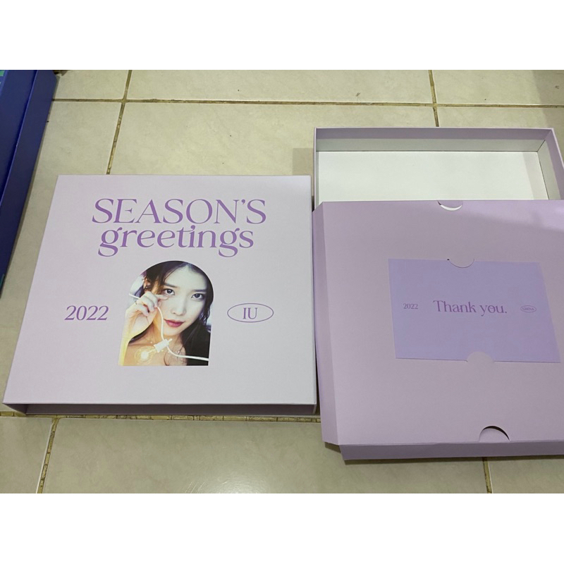 

IU SEAONS GREETINGS 2022 OFFICIAL BOX (RARE)