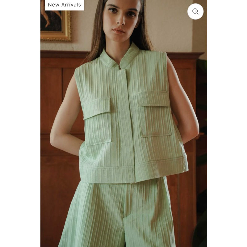 MAVEN - LOUVRE TOP SLEEVE IN CARNIVAL