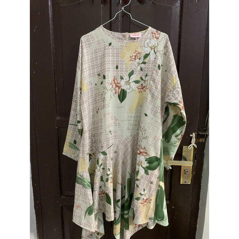 preloved tunik ria miranda size S/M