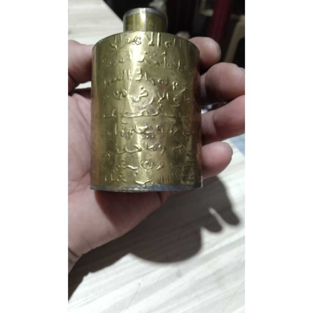 Rajah Betuk Botol Logam Kuno Jadul Antik