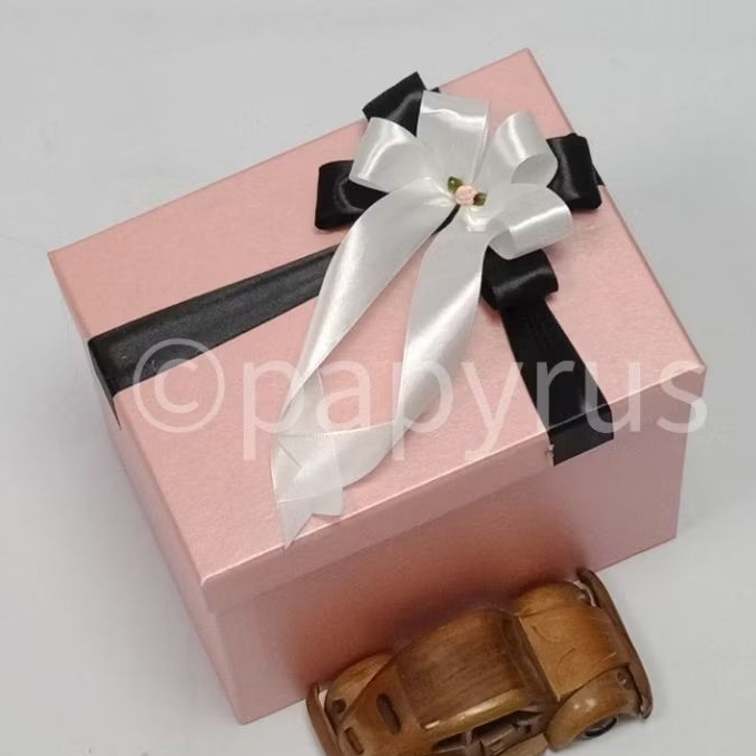 

PAPYRUS 15x20 Tinggi 15cm Kotak Kado Gift Box Hadiah V2