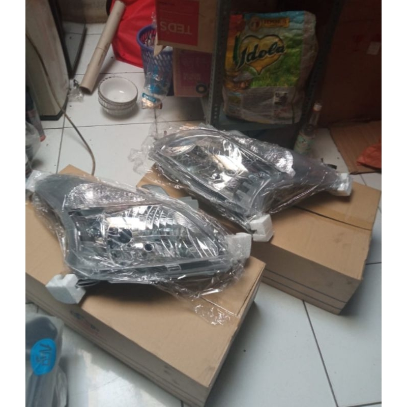 Headlamp lampu depan mobil Toyota Avanza all New 2012 2013 2014 Sepasang
