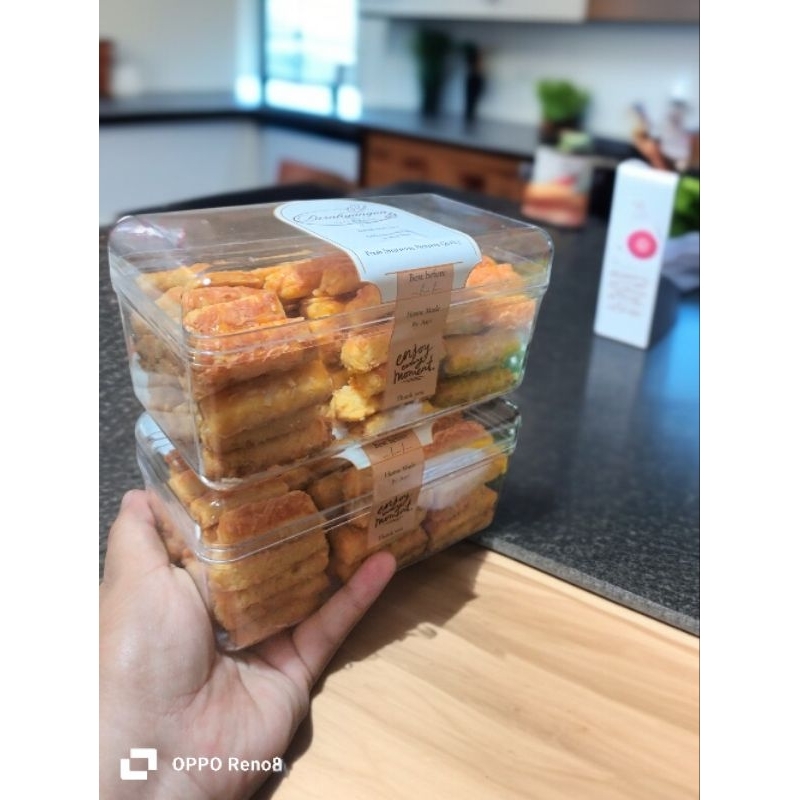 

300gr | CASTENGEL by Parahyangan cake & bakery | kastengel | cookies keju