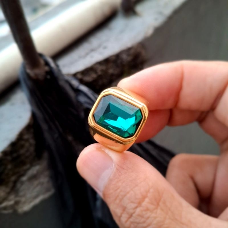 CINCIN ZAMRUD GREEN RING TITANIUM GOLD MODEL TANAM KOTAK PERSEGI