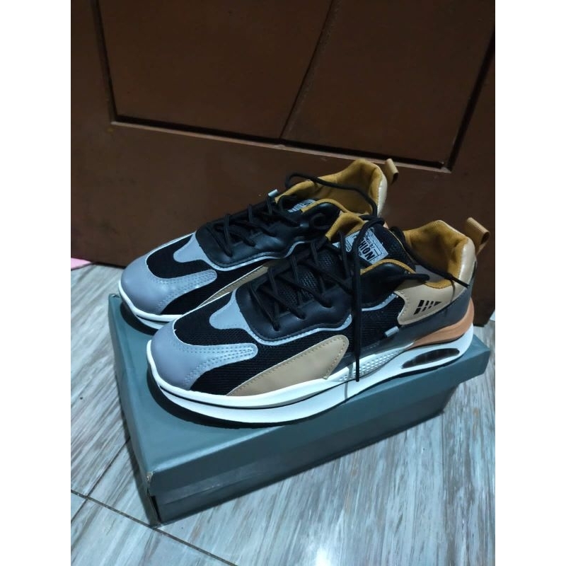 sepatu merk CANI