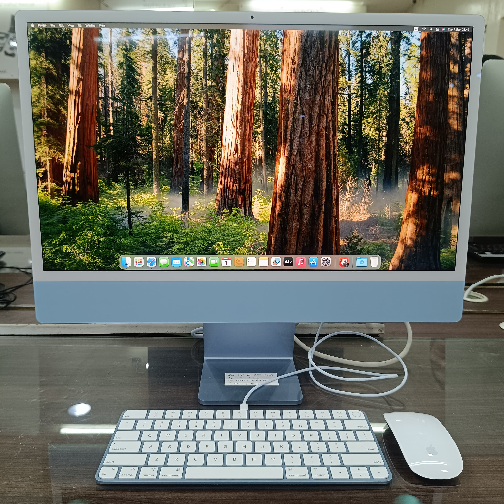 Imac 24-Inch 2021 Chip Apple M1 Memory 8GB Storage 256GB (8-core CPU/8-core GPU) Second with Keyboar