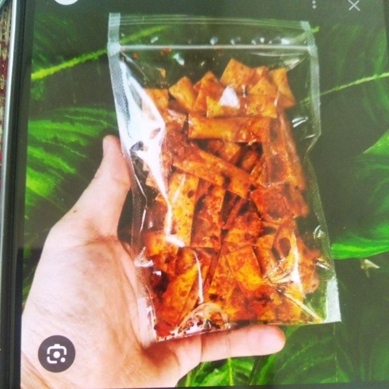 

Kripik pangsit pedas