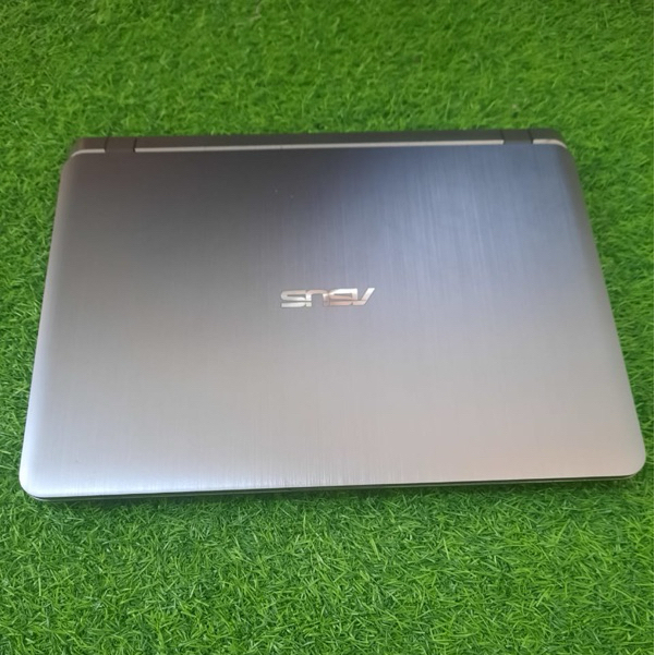 Laptop Notebook Asus A407U CORE i3 6006 RAM Preloved