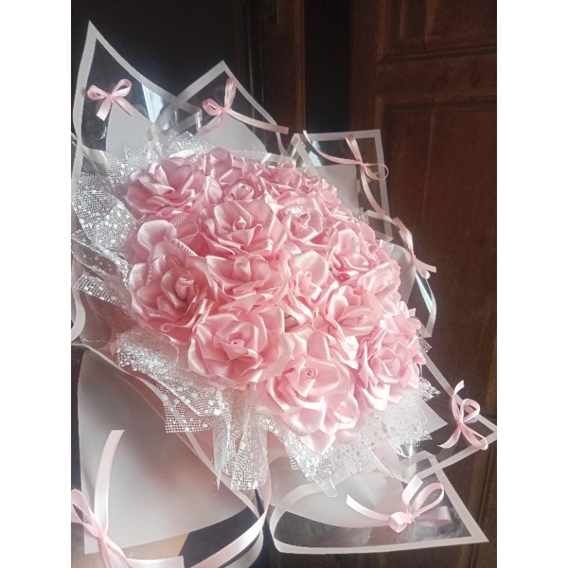 

buket pita satin lebar 50cm.25kuntim.murah bebas rikues warna