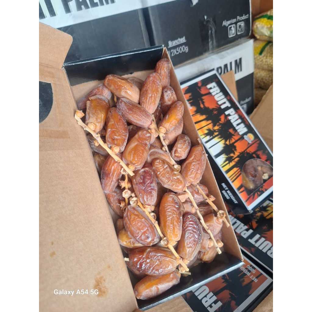 

Kurma Tunisia Tangkai 500gr Kurma Tunis Kurma Fresh enak kres empuk kurma gede gede