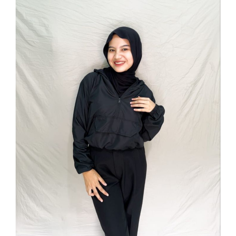 JAKET OLAHRAGA PARASUT CROP WANITA