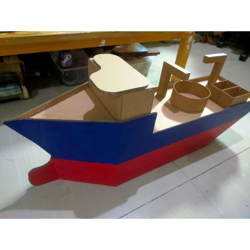 Miniatur kapal pesiar, kapal pelni, kapal migas, kapal tanker, berbahan kardus tebal full cat