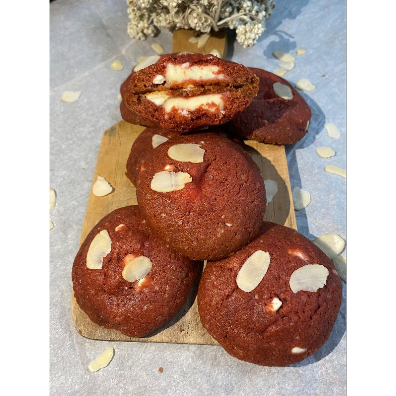 

Red Velvet With Cheese