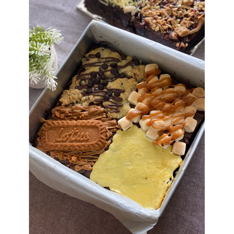 

FUDGY BROWNIES MIX 4 VARIAN SIZE 16CM