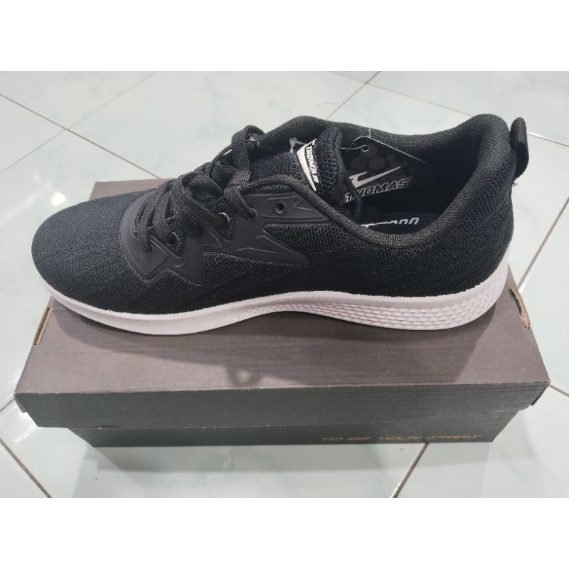 Sepatu Thomas