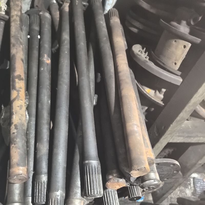 Potongan As roda as gardan fuso