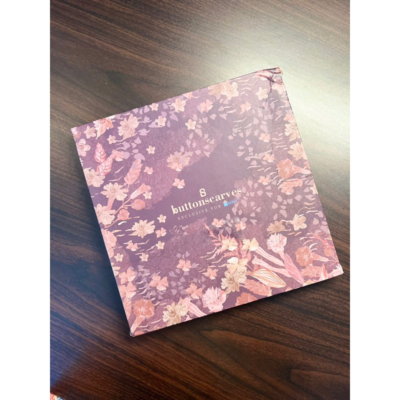 RARE Buttonscarves DAISY VOILE Square Series in BURGUNDY (PRELOVED istimewa)