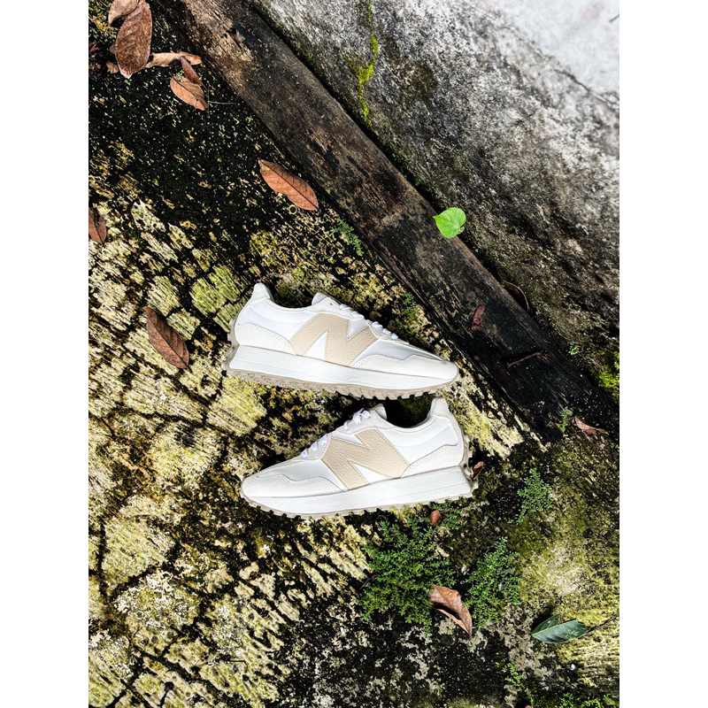 Sepatu Wanita Sneakers New Balance 327 Sea Salt 100% Original