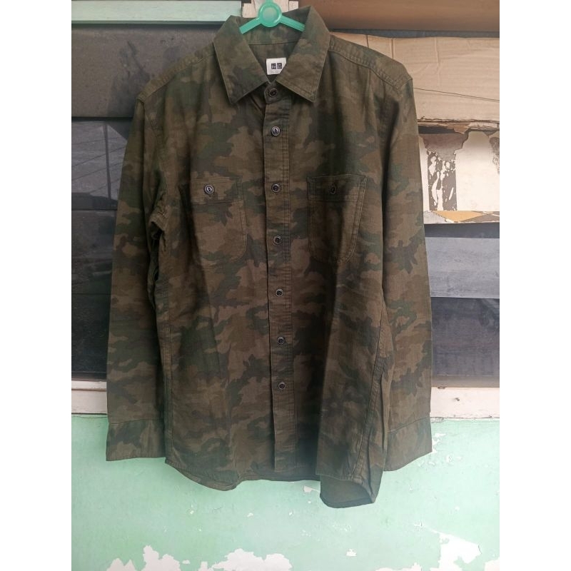flanel uniqlo camo size S