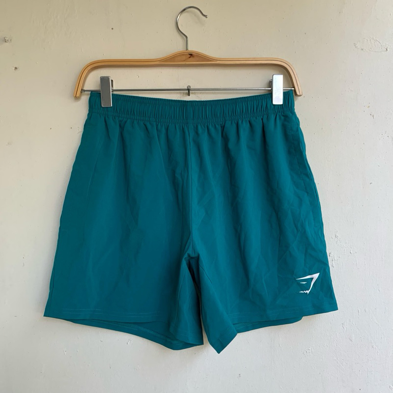 celana pendek gymshark