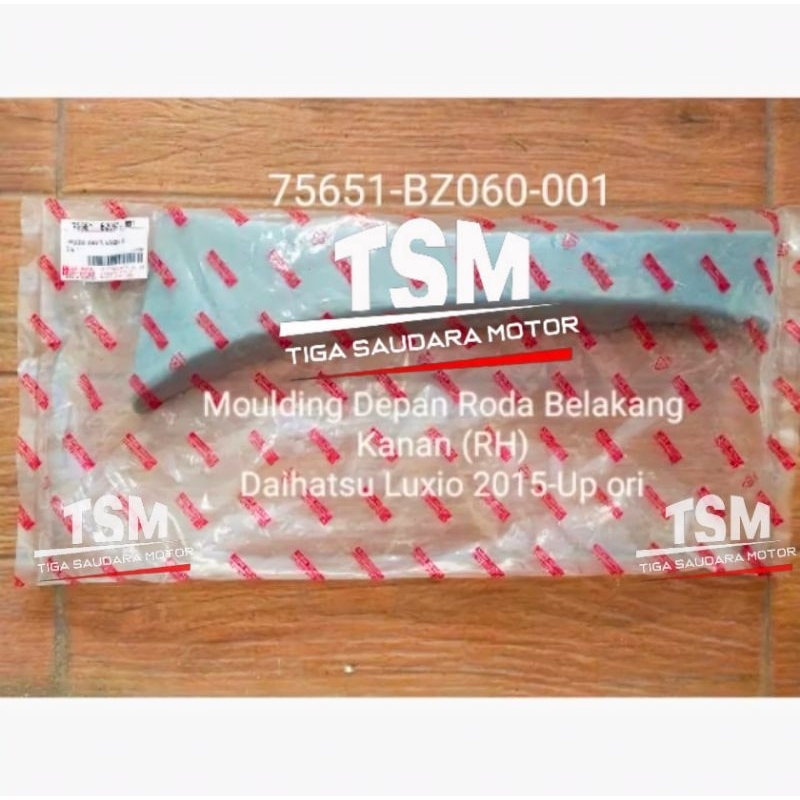 moulding samping depan roda belakang Luxio original