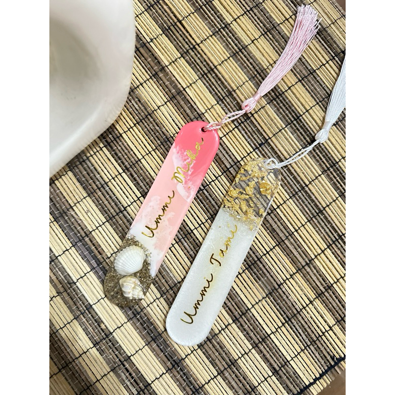 BOOKMARK RESIN