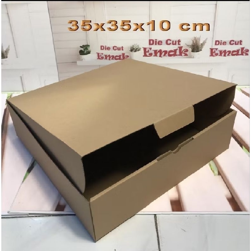 

Kardus box 35x35x10 cm DIECUT
