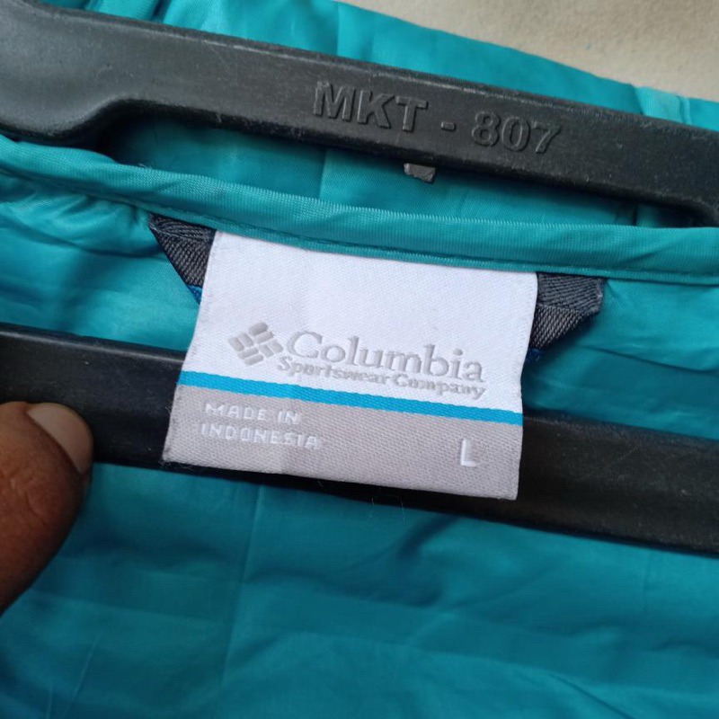 Jaket Columbia size m warna biru