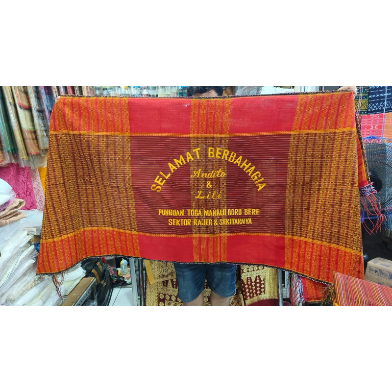 ulos sirara/ ragihotang + bordir full ditengah ulos