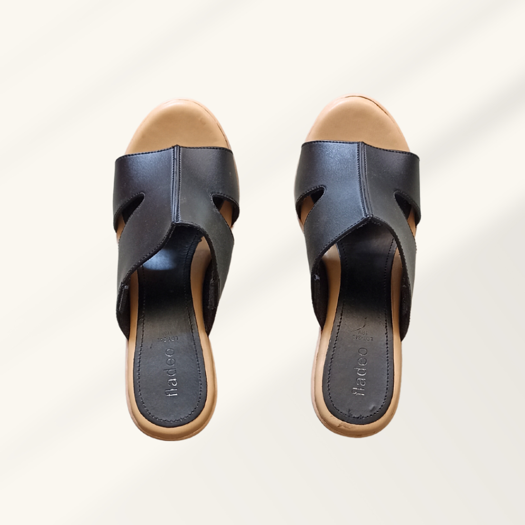 (PRELOVED) Sandal Wedges Wanita | Tinggi Sendal 8 cm | Merek Fladeo | Ukuran 36 | Sandal Kondangan |