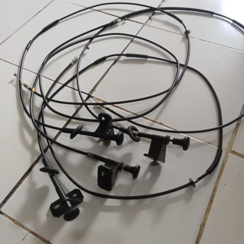 Tarikan kap mesin grend max luxio