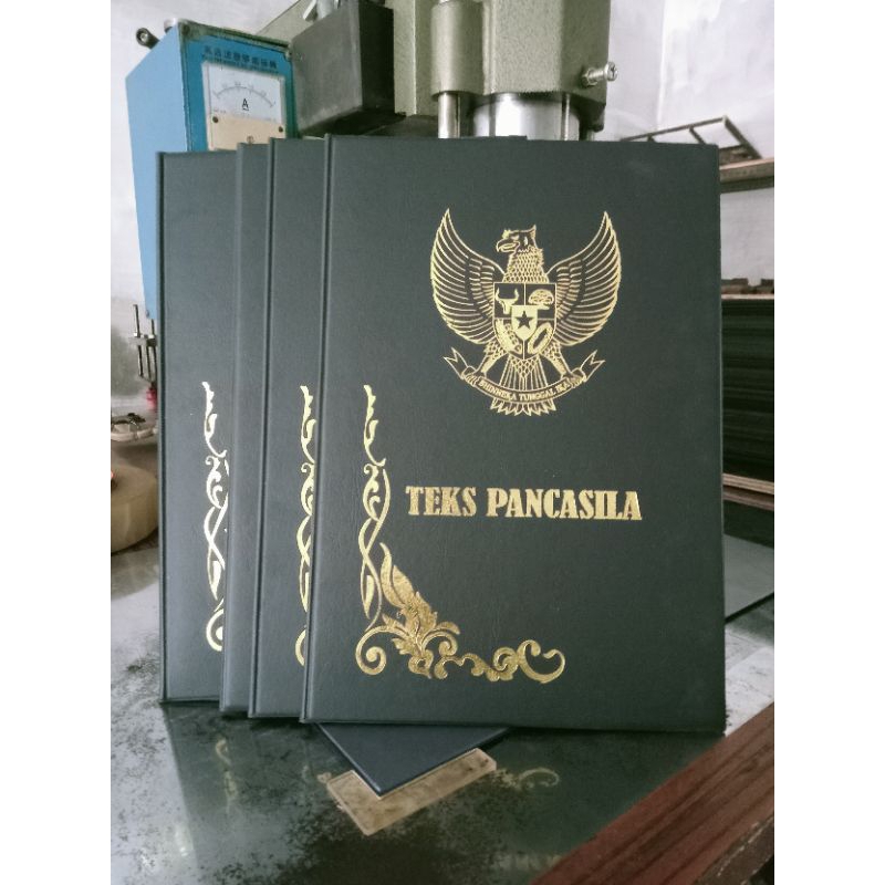 

Sampul Upacara || Map Upacara. 1 Set (Isi 5pcs) Biru Dongker