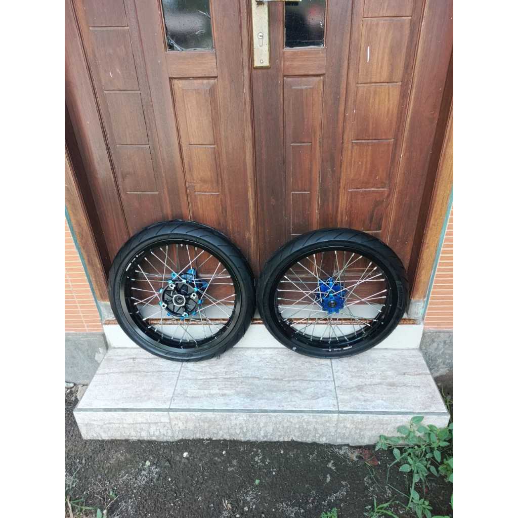 Rakitan Velg Semi Cacing CRF 215/250 Ban Primax SK03 Baru Ring 17